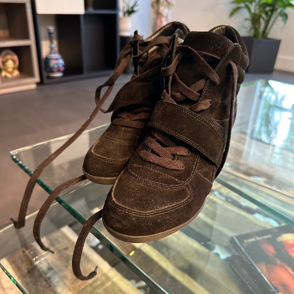 BOWIE WEDGE SNEAKER by Ash. Size 39 in black. Very good condition